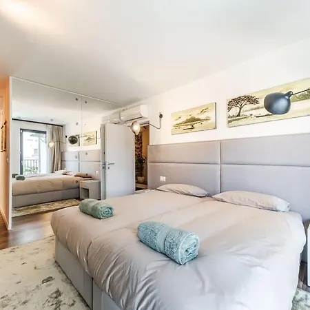 Luxury Living In Historic Heart Villa Shkoder