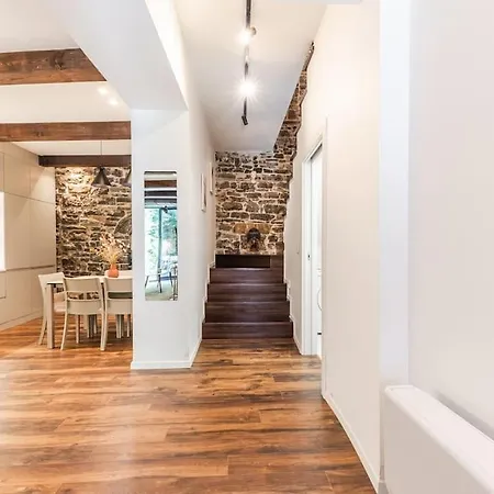 Villa Luxury Living In Historic Heart Shkoder