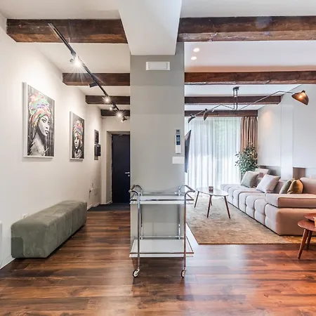 Luxury Living In Historic Heart By Pik Host Villa *
