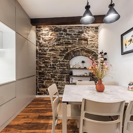 Luxury Living In Historic Heart By Pik Host * Shkodër