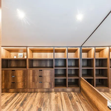 Luxury Living In Historic Heart By Pik Host Shkodër