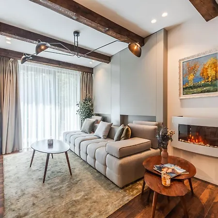 Villa Luxury Living In Historic Heart By Pik Host