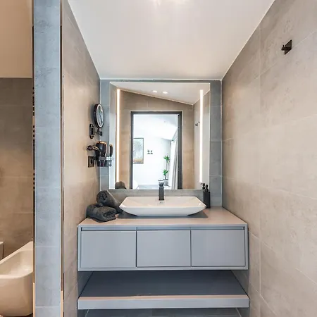 Luxury Living In Historic Heart By Pik Host Shkodër