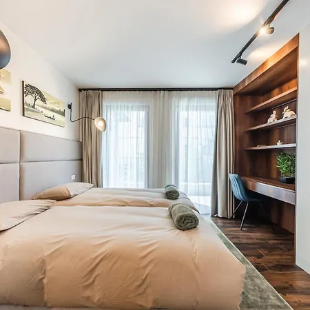 Luxury Living In Historic Heart By Pik Host Villa *