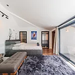 빌라 Luxury Living In Historic Heart By Pik Host