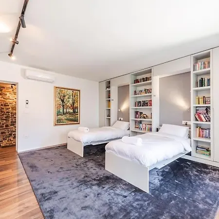 Villa Luxury Living In Historic Heart *