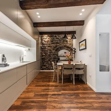 Villa Luxury Living In Historic Heart *