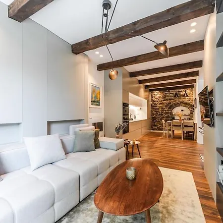 Luxury Living In Historic Heart By Pik Host Shkodër