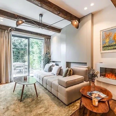 Luxury Living In Historic Heart *