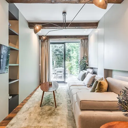 Βίλα Luxury Living In Historic Heart By Pik Host