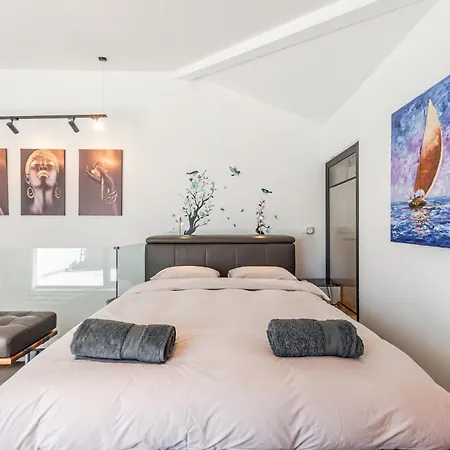 Luxury Living In Historic Heart By Pik Host Βίλα Σκόδρα